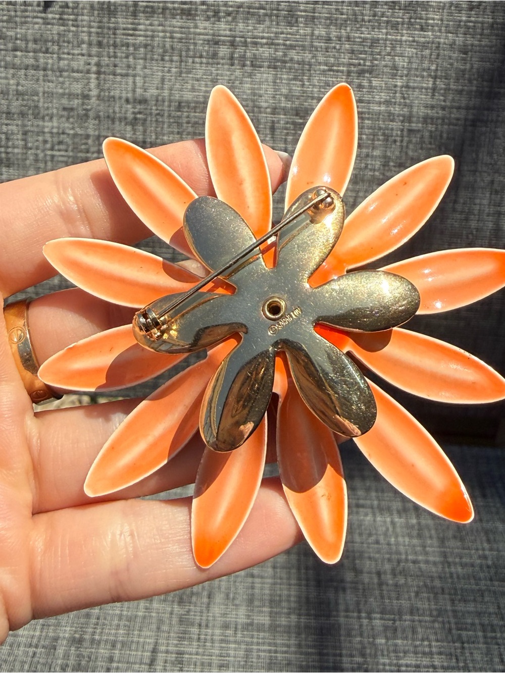 Set of 2 Sarah Coventry Large Flower Brooches - Picture 5 of 8